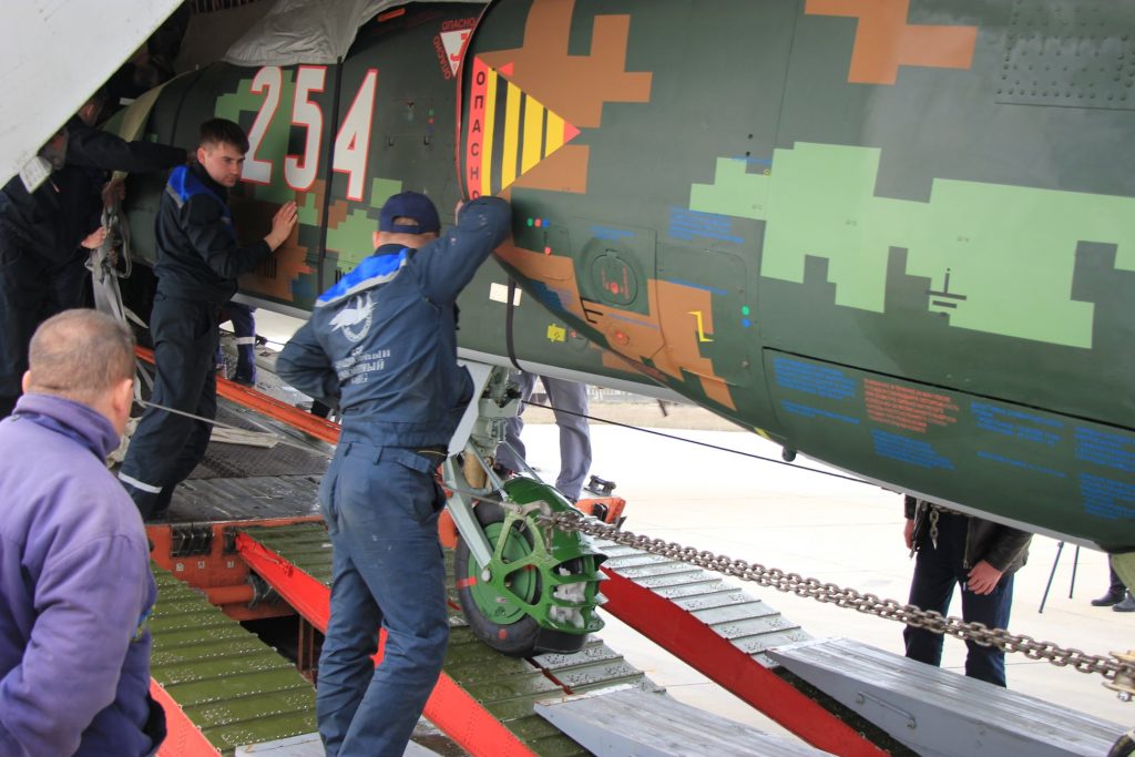 Пристигна последният ремонтиран Су-25 | Аеро